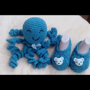Kit Sapatinho e Polvo Azul de Crochê - Artesanato e Personalizados