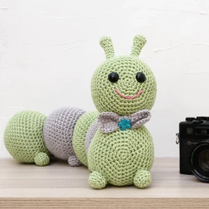Centopéia Cinza em amigurumi - Artesanato e Personalizados