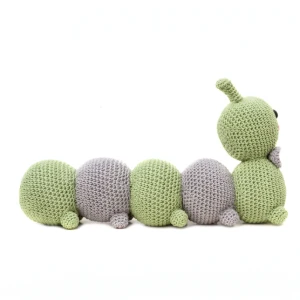 Centopéia Cinza em amigurumi - Artesanato e Personalizados