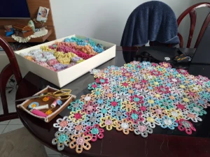 Flor em crochê - Artesanato e Personalizados