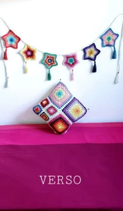 Kit Decoração Capa de Almofada/ Varal de Estrelas em Crochê - Artesanato e Personalizados
