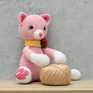 Gatinha Miau em Amigurumi - Artesanato e Personalizados
