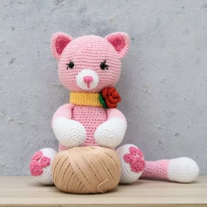 Gatinha Miau em Amigurumi - Artesanato e Personalizados