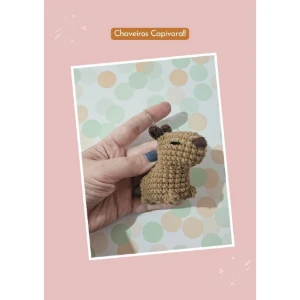 Chaveiro de Capivara, Maçã ou Abelha em Amigurumi - Artesanato e Personalizados