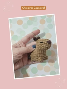 Chaveiro de Capivara, Maçã ou Abelha em Amigurumi - Artesanato e Personalizados