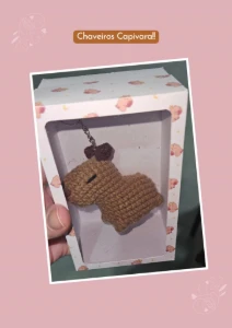 Chaveiro de Capivara, Maçã ou Abelha em Amigurumi - Artesanato e Personalizados