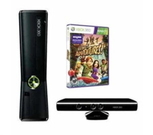 Xbox 360 4 GB + Kinect + jogo Kinect Adventures + 1 mês live