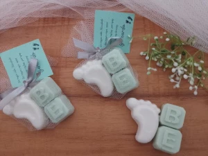 Pezinho com Iniciais - Artesanato e Personalizados