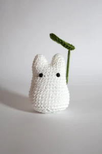 Totoro branco - Amigurumi - Artesanato e Personalizados