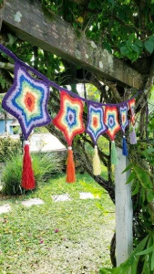Varal de Estrelas em Crochê - Artesanato e Personalizados