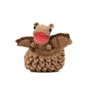 Ovo com filhote de Dragão bege em amigurumi - Artesanato e Personalizados