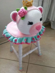 Capa para banquinho em croche - Artesanato e Personalizados