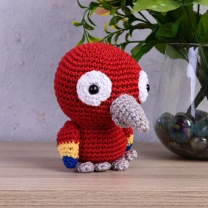 Papagaio Vermelho em Amigurumi - Artesanato e Personalizados