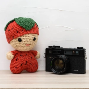 Bebê Moranguinho em Amigurumi - Artesanato e Personalizados