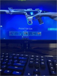 CONTA COM VÁRIAS SKINS E RADIANTE - Valorant