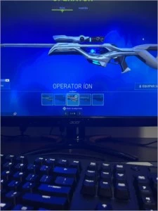 CONTA COM VÁRIAS SKINS E RADIANTE - Valorant