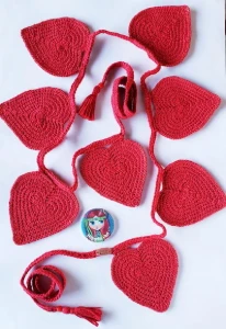 Varal de Corações em Crochê Valentine's - Artesanato e Personalizados