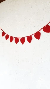 Varal de Corações em Crochê Valentine's - Artesanato e Personalizados