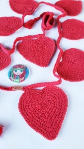 Varal de Corações em Crochê Valentine's - Artesanato e Personalizados