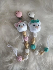 Prendedor de Chupeta Ursinha - Artesanato e Personalizados