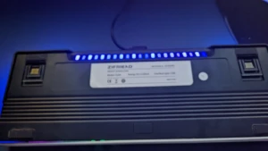 Teclado AG68 da zifriend com cores vibrantes