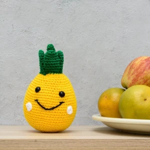 Abacaxi em amigurumi - Artesanato e Personalizados