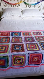 Manta Multicolorida em Crochê - Artesanato e Personalizados