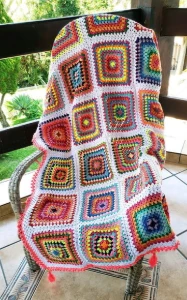 Manta Multicolorida em Crochê - Artesanato e Personalizados
