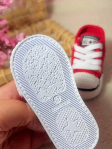 All Star de Crochê Vermelho - Artesanato e Personalizados