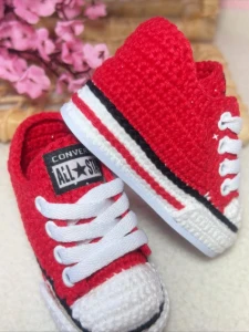 All Star de Crochê Vermelho - Artesanato e Personalizados