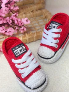 All Star de Crochê Vermelho - Artesanato e Personalizados