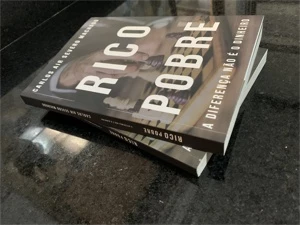 Livro Rico Pobre A Diferença não é o Dinheiro - eBooks