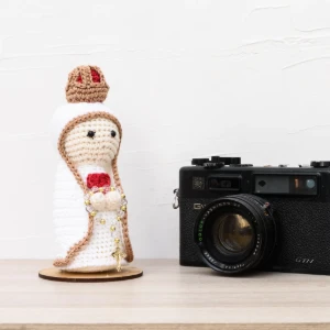 Nossa Senhora de Fátima Grande em Amigurumi - Artesanato e Personalizados