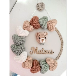 Enfeite Porta Maternidade em Amigurumi