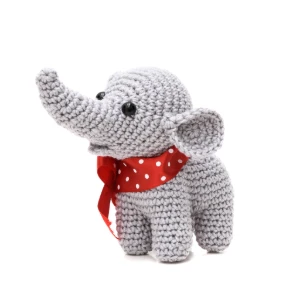 Elefante com Laço Vermelho em Amigurumi - Artesanato e Personalizados