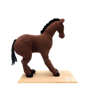Cavalo marrom em amigurumi - Artesanato e Personalizados