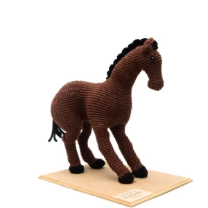 Cavalo marrom em amigurumi - Artesanato e Personalizados