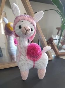 Lhama de Crochê - Artesanato e Personalizados
