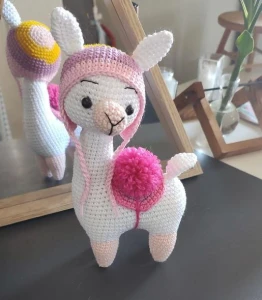 Lhama de Crochê - Artesanato e Personalizados