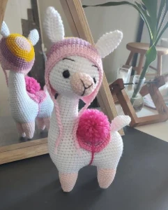 Lhama de Crochê - Artesanato e Personalizados