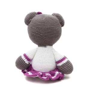 Ursa de saia roxa em amigurumi - Artesanato e Personalizados