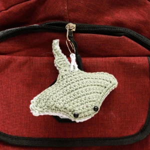 Arraia Cinza em Amigurumi - Artesanato e Personalizados