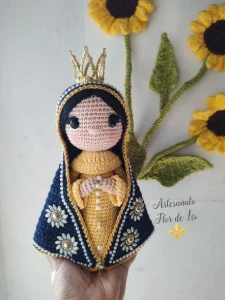 Santinha em Crochê - Nossa Senhora Aparecida - Artesanato e Personalizados