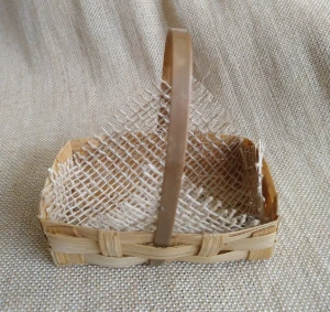 Mini Cesta de Bambu com Tapetinho de Juta - Tamanhos - Artesanato e Personalizados