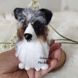 Miniatura Pastor Belga - Amigurumi de Crochê com Feltragem - Artesanato e Personalizados