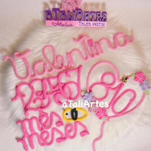 Kit Mêsversário Abelhinha + Nome em Tricotin - Artesanato e Personalizados