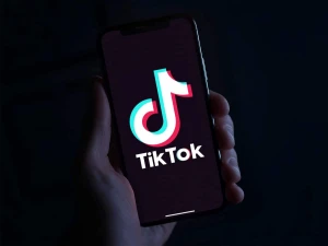 Tik Tok - Outros