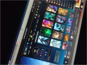 Conta lol ouro 92 skin e 11 cromas - League of Legends