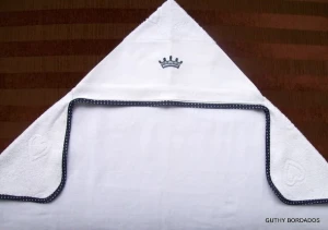 Toalha de Banho com Capuz Forrada e Personalizada