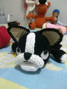 Boston Terrier Amigurumi - Artesanato e Personalizados